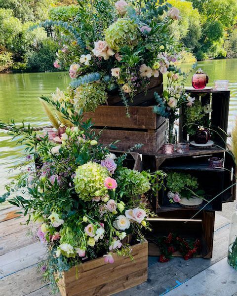 A gorgeous set up with @creativestylinglondon for @coach perfume launch. Beautiful hydrangeas, various foliages  and butterfly ranunculus. #coach #luxuryflowers #windsor #hydrangeas #londonflowers #flowers